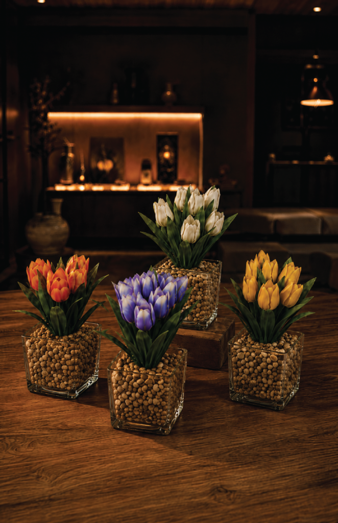 ALC-133 – TULIPA ARTIFICIAL EM VASO DE VIDRO QUADRADO MIX DE CORES
